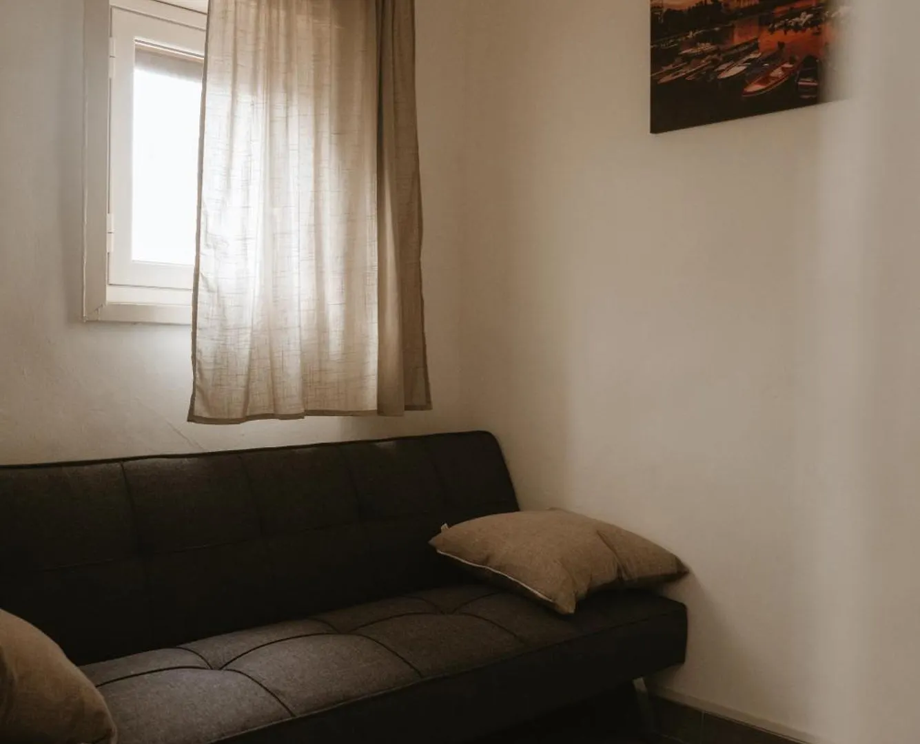 Home Luca Catania 0*,  Italy
